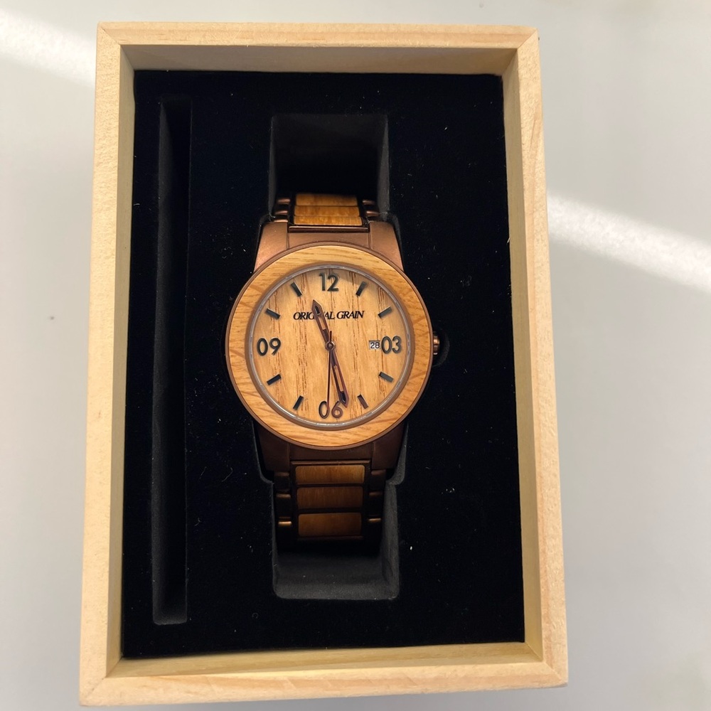 Like New Original Grain Whiskey Barrel Watch